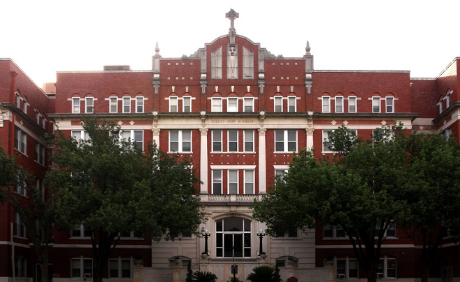 UIW sign